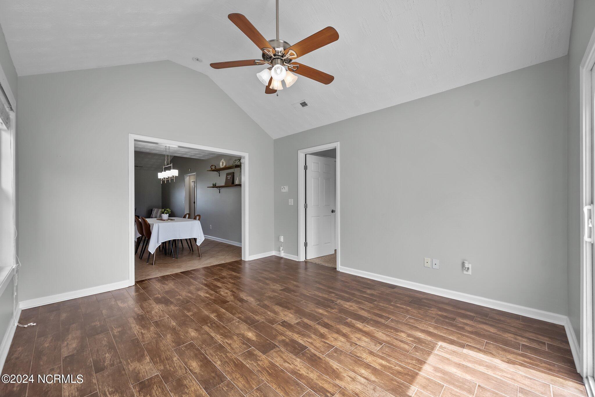 244 Red Carnation Drive Holly Ridge, NC 28445 - Photo 13 of 32 13-web-or-mls-_Z729161