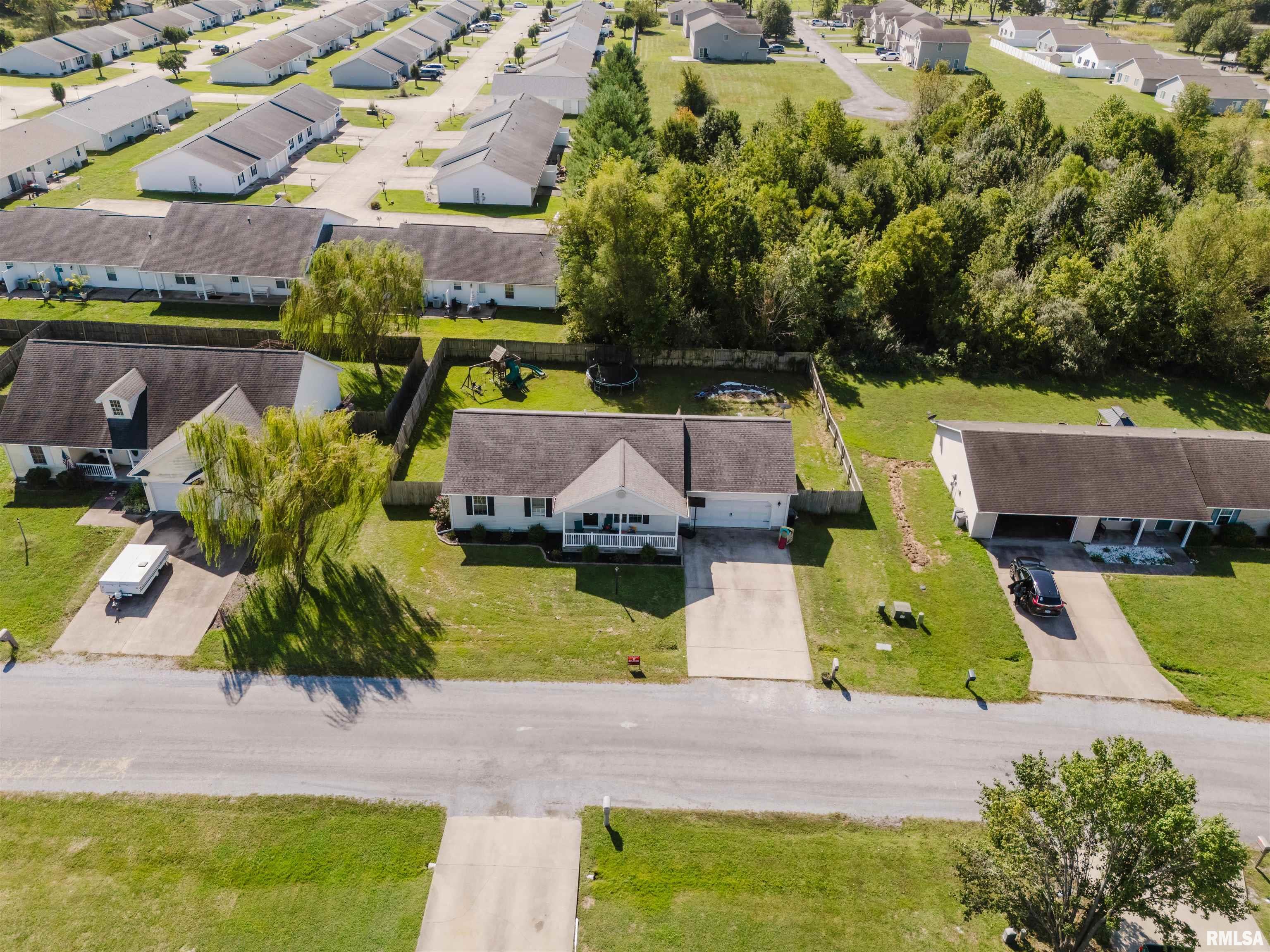 1702 Crown Road Herrin, IL 62948 - Photo 22 of 26