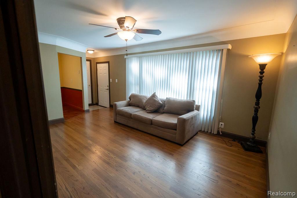 18064 Reed Street Melvindale, MI 48122 - Photo 11 of 41