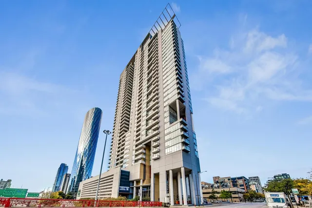 a view of a buildings with a utility room