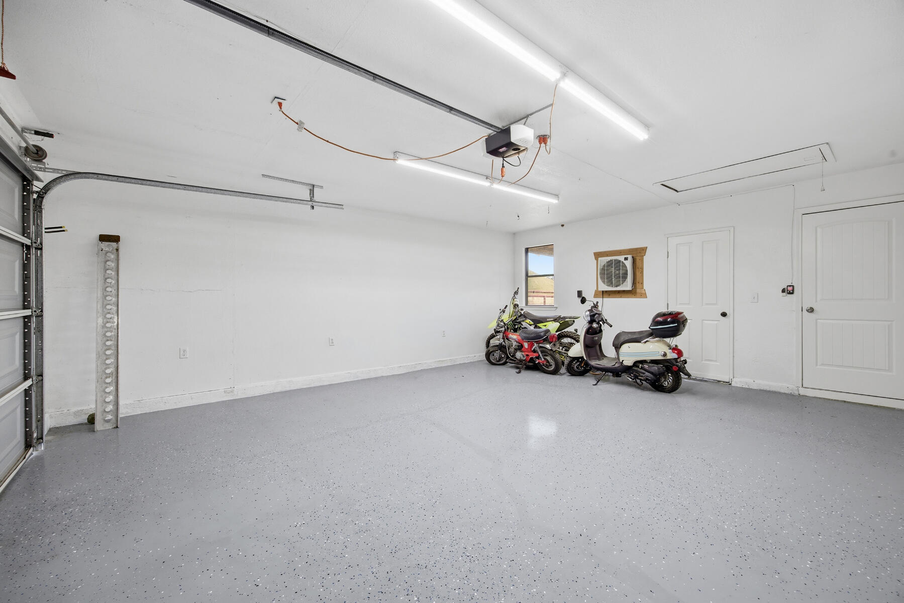 31393 Dahlem Drive Exeter, CA 93221 - Photo 53 of 79 53 - Garage