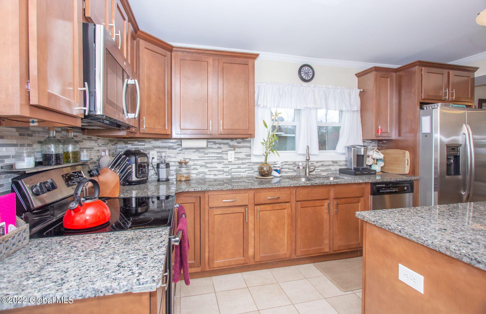 217 Morris Road Schenectady, NY 12303 - Photo 7 of 31 8-web-or-mls-217MorrisRd-8