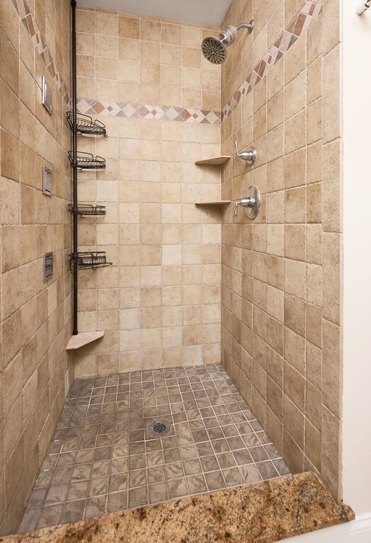 40 Rustic Drive Worcester, MA 01609 - Photo 21 of 39 a bathroom with a shower