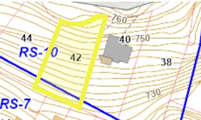 40 Rustic Drive Worcester, MA 01609 - Photo 39 of 39 a street sign on a street next to a building