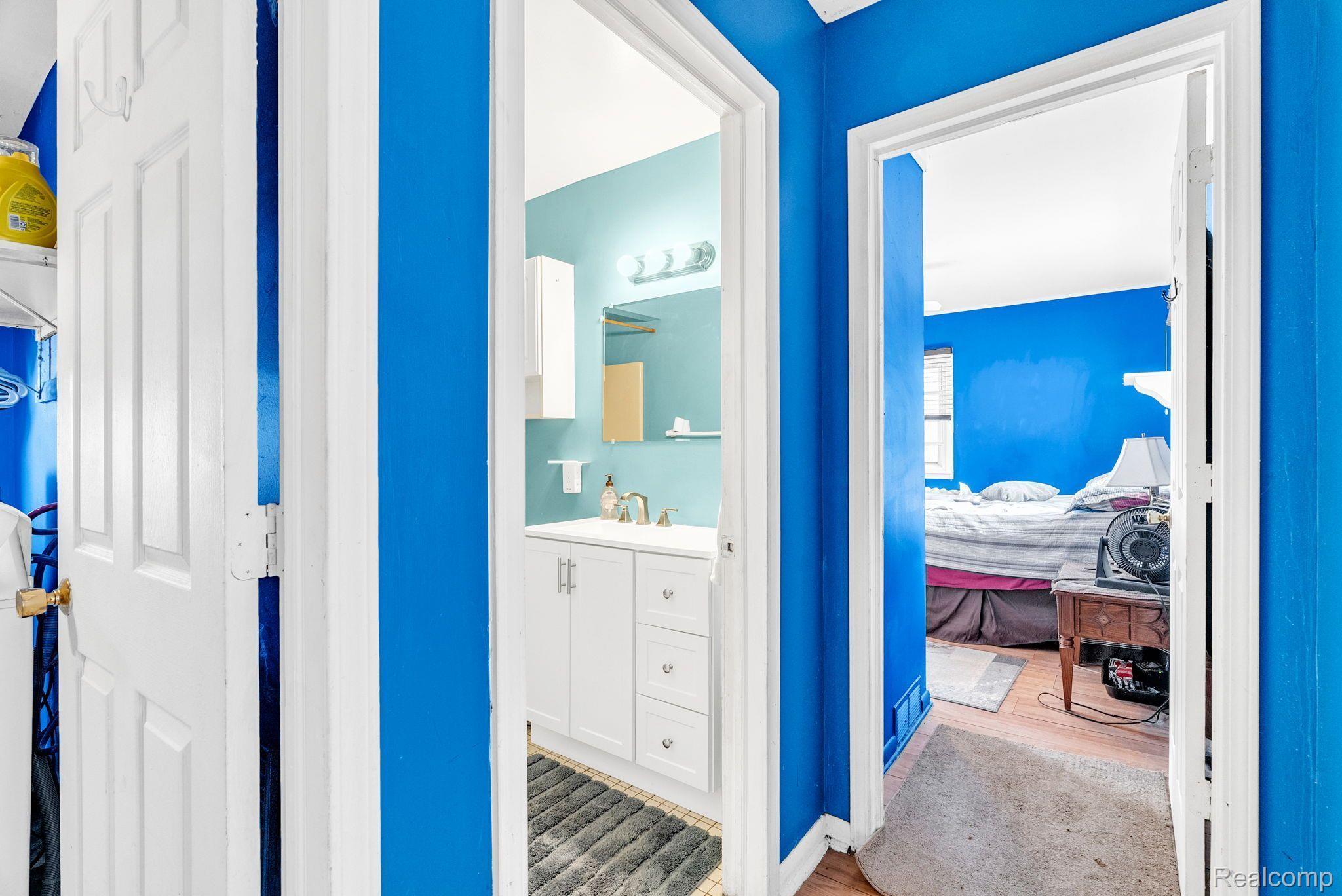295 Rivard Boulevard Waterford, MI 48327 - Photo 12 of 28 Gallery Image 12