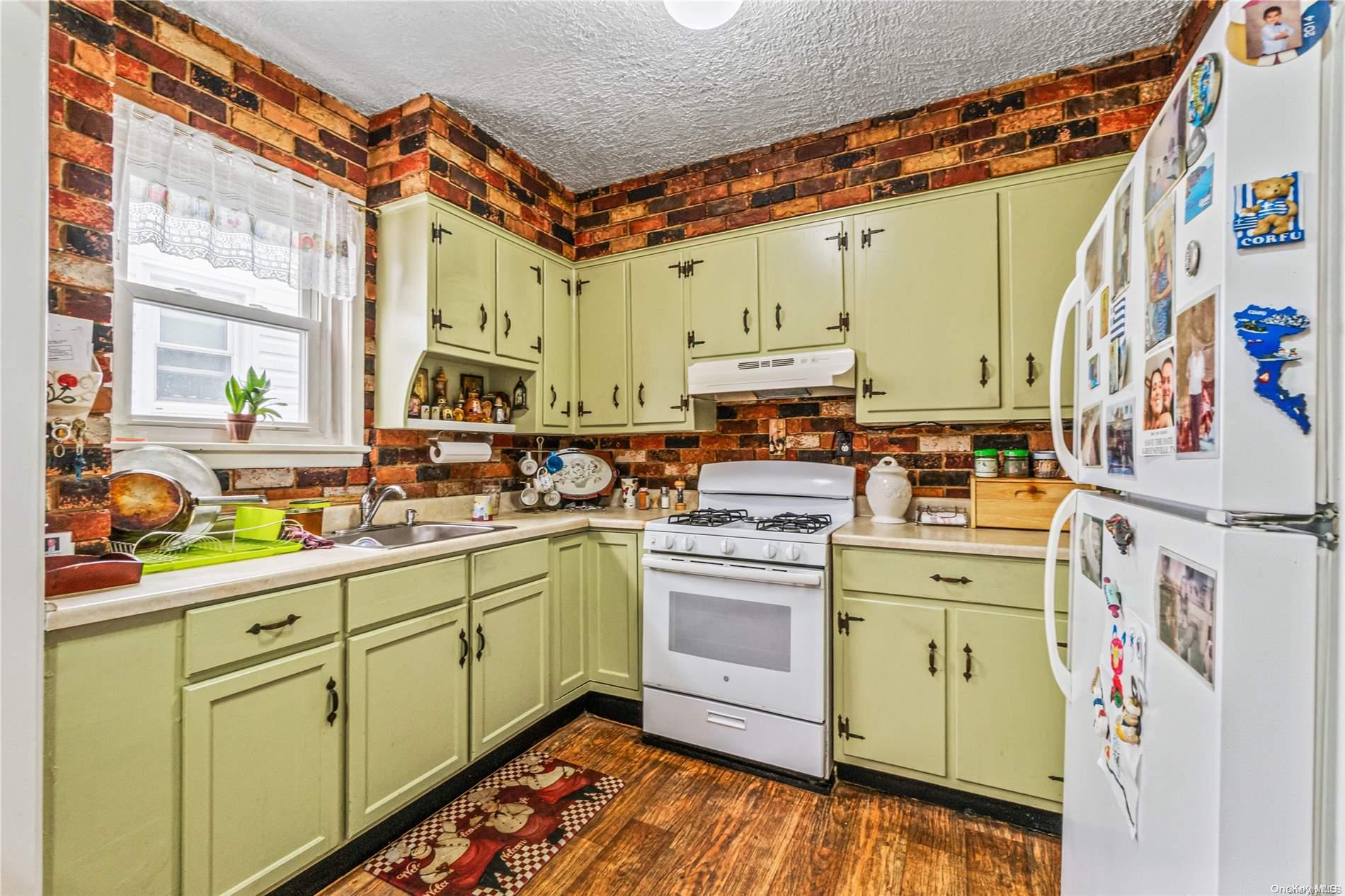 46-03 104th Street Queens, NY 11368 - Photo 16 of 24