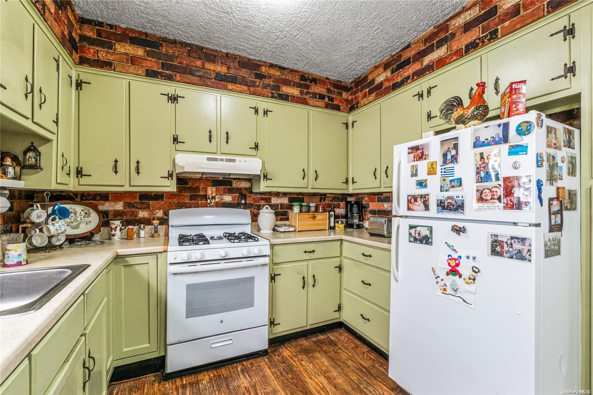 46-03 104th Street Queens, NY 11368 - Photo 17 of 24