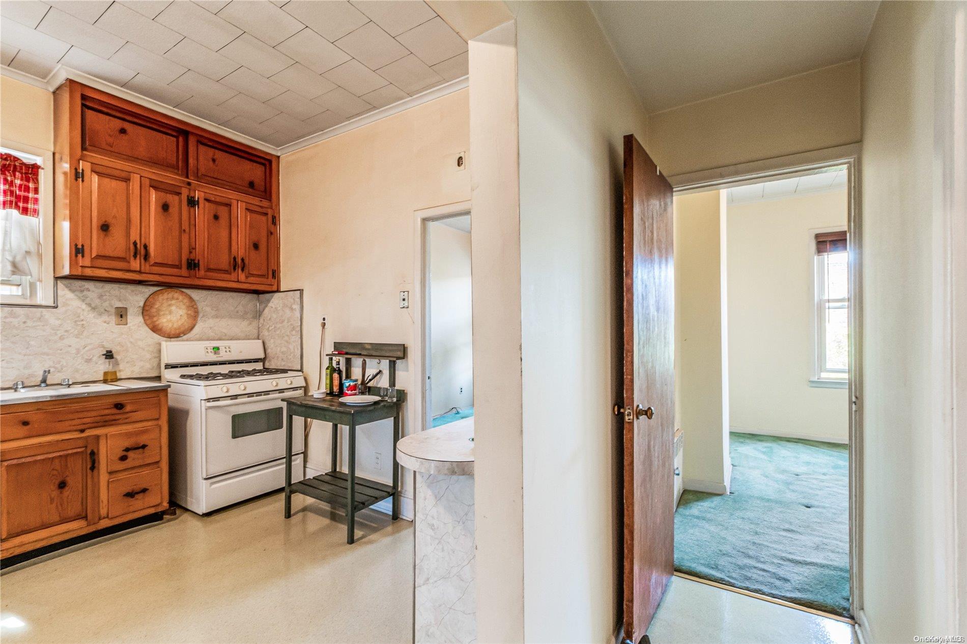 46-03 104th Street Queens, NY 11368 - Photo 4 of 24