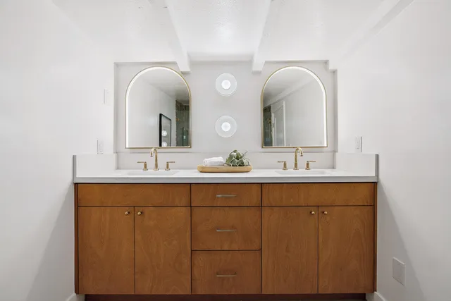 $1,399,000 | 21 La Cadena Street, Santa Barbara, CA 93103