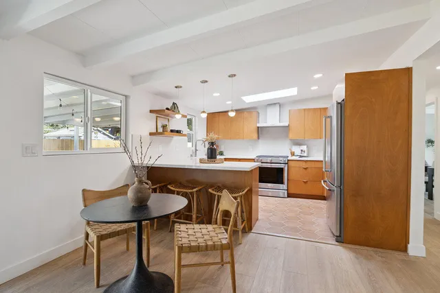 $1,399,000 | 21 La Cadena Street, Santa Barbara, CA 93103