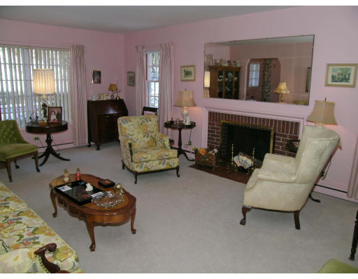 550 South Border Road Winchester, MA 01890 - Photo 2 of 11
