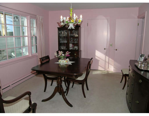 550 South Border Road Winchester, MA 01890 - Photo 4 of 11