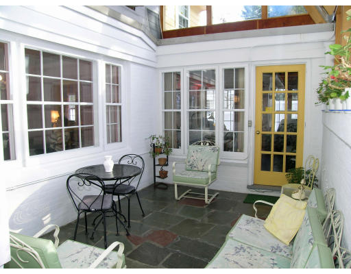 550 South Border Road Winchester, MA 01890 - Photo 5 of 11