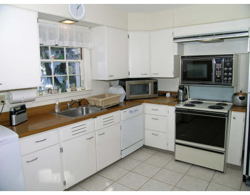 550 South Border Road Winchester, MA 01890 - Photo 7 of 11