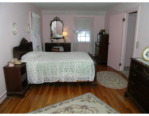550 South Border Road Winchester, MA 01890 - Photo 9 of 11
