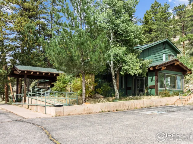 a view of a house with a outdoor space