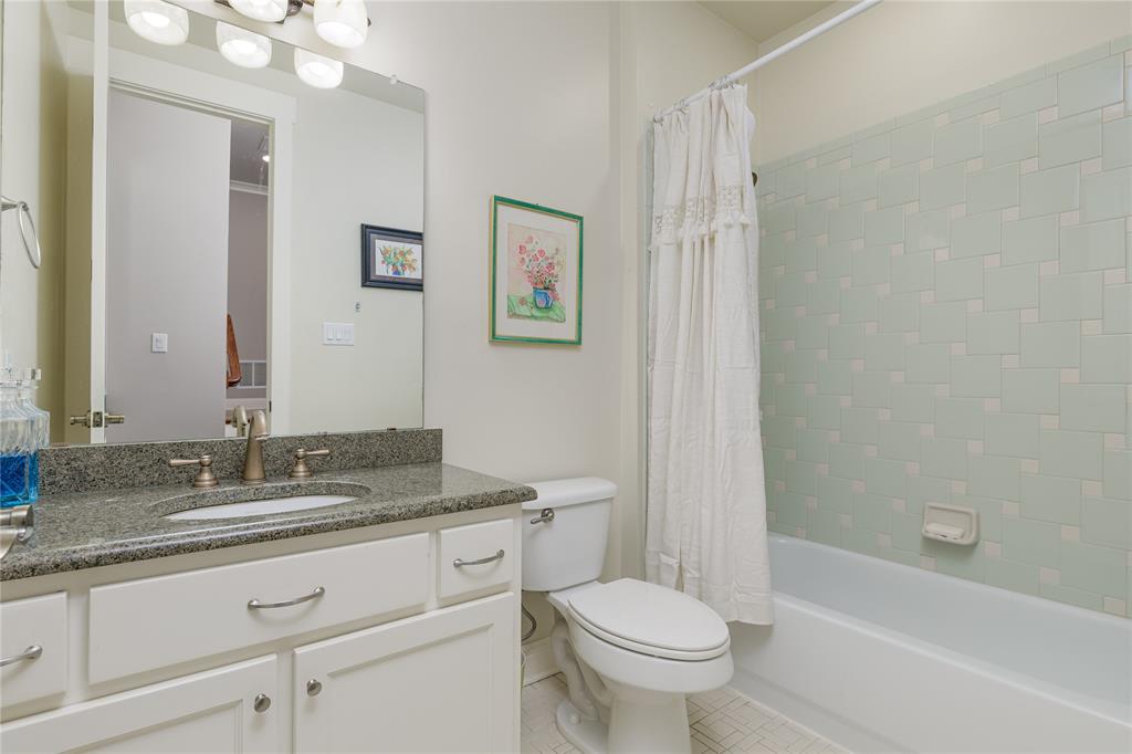 7304 Ripley Street McKinney, TX 75071 - Photo 17 of 40 Bathroom