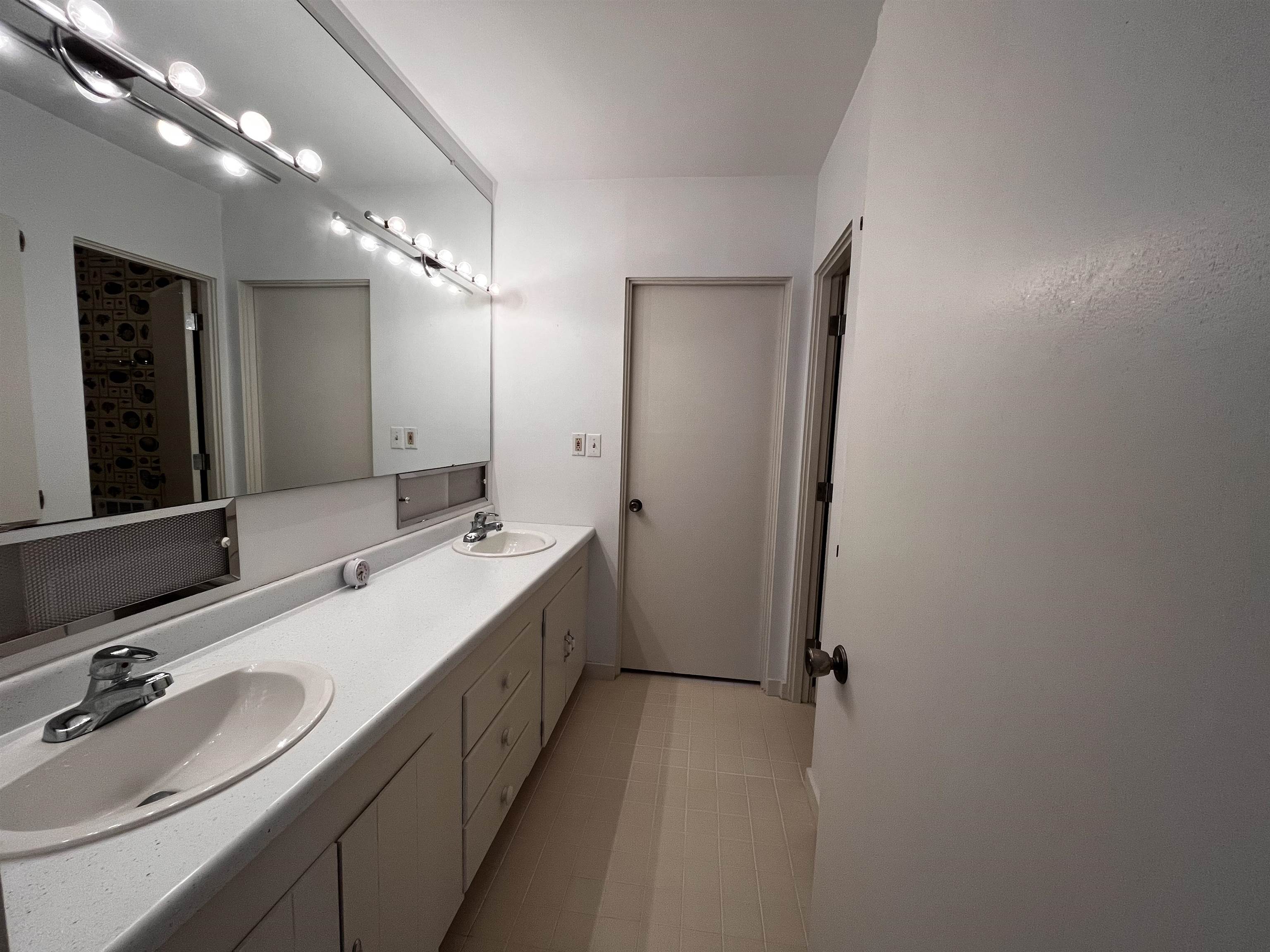 23 Pleasant Street, Unit 22 Meredith, NH 03253 - Photo 14 of 27