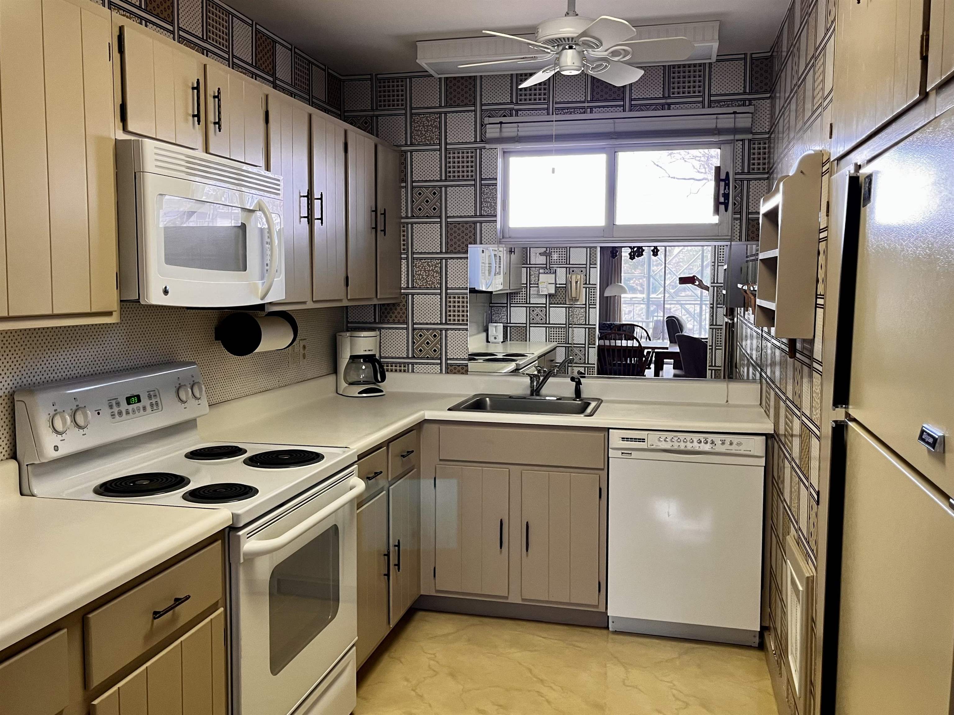 23 Pleasant Street, Unit 22 Meredith, NH 03253 - Photo 21 of 27