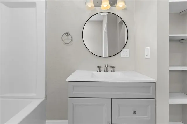 $179,950 | 6802 Binswanger Street, St. Joseph, MO 64504