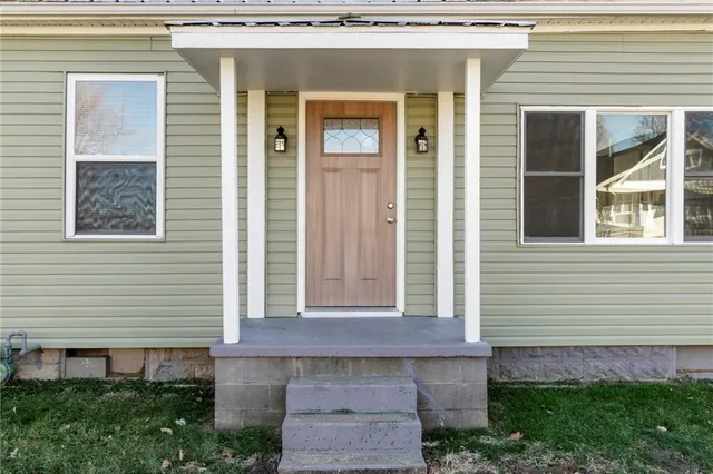 $179,950 | 6802 Binswanger Street, St. Joseph, MO 64504