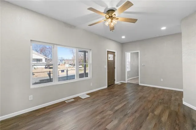 $179,950 | 6802 Binswanger Street, St. Joseph, MO 64504