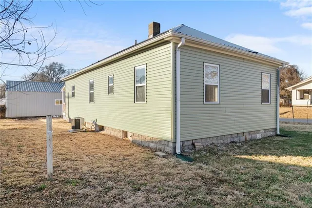 $179,950 | 6802 Binswanger Street, St. Joseph, MO 64504