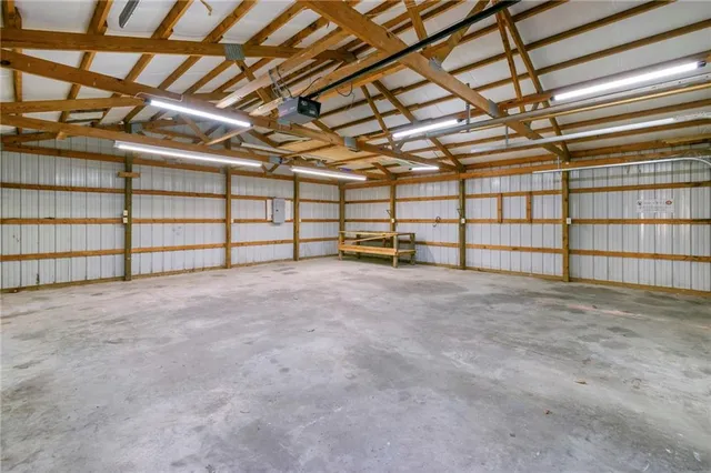 $179,950 | 6802 Binswanger Street, St. Joseph, MO 64504