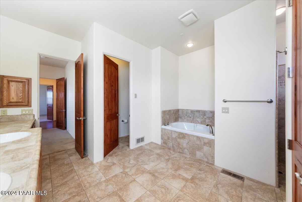 1982 Promontory Prescott, AZ 86305 - Photo 28 of 53 Primary Bathroom