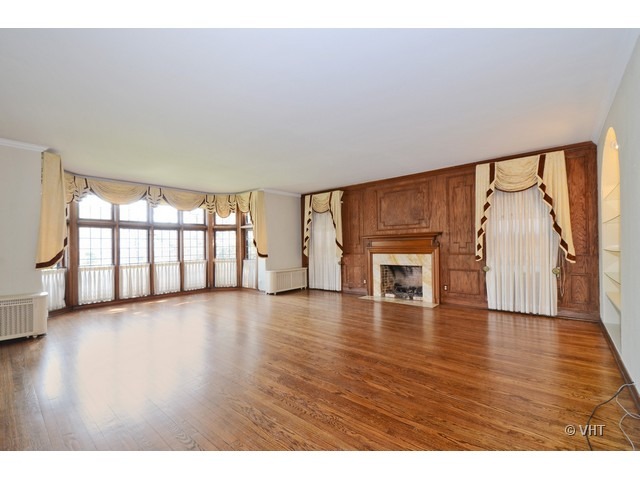 1201 Hull Terrace Evanston, IL 60202 - Photo 2 of 13