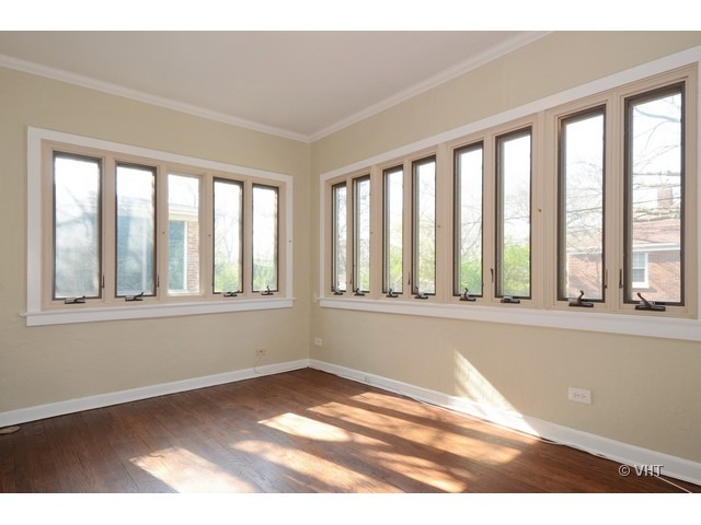1201 Hull Terrace Evanston, IL 60202 - Photo 9 of 13