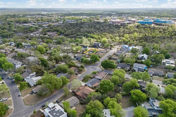 $750,000 | 2510 Little John Lane, Austin, TX 78704