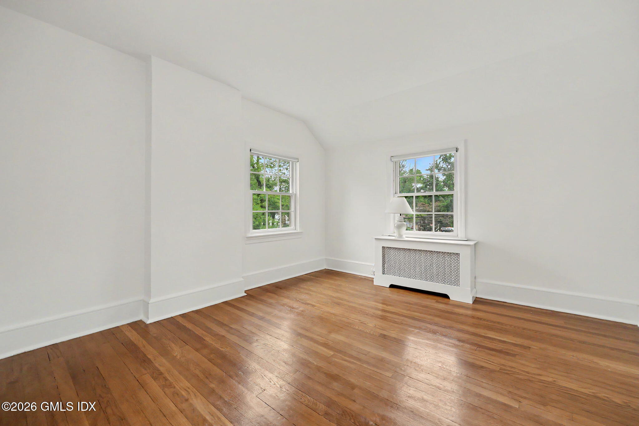 31 Hassake Road Old Greenwich, CT 06870 - Photo 16 of 21 One of 3 additional bedrooms