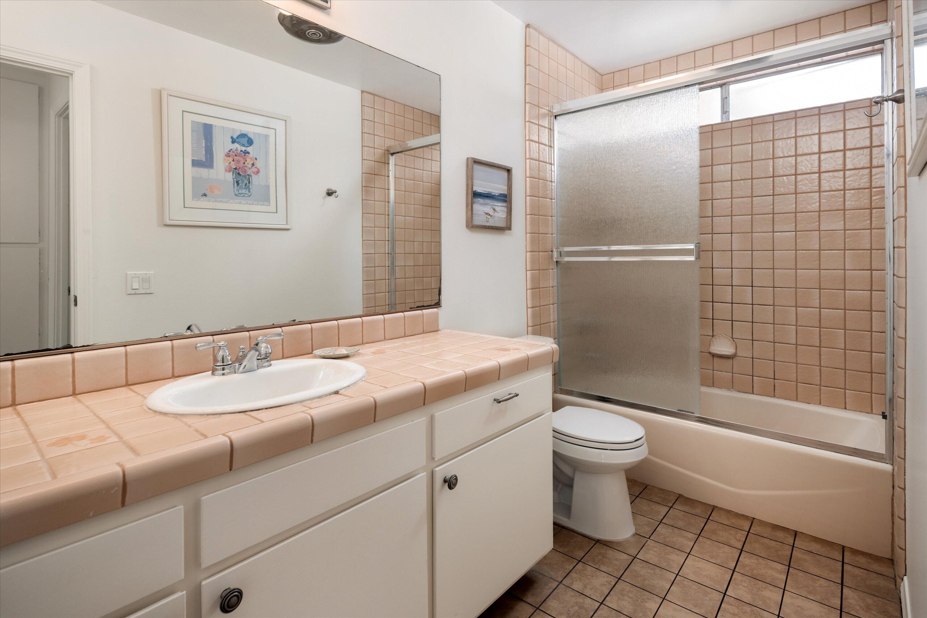 4700 Sandyland Road, Unit 54 Carpinteria, CA 93013 - Photo 13 of 26 Bathroom 2