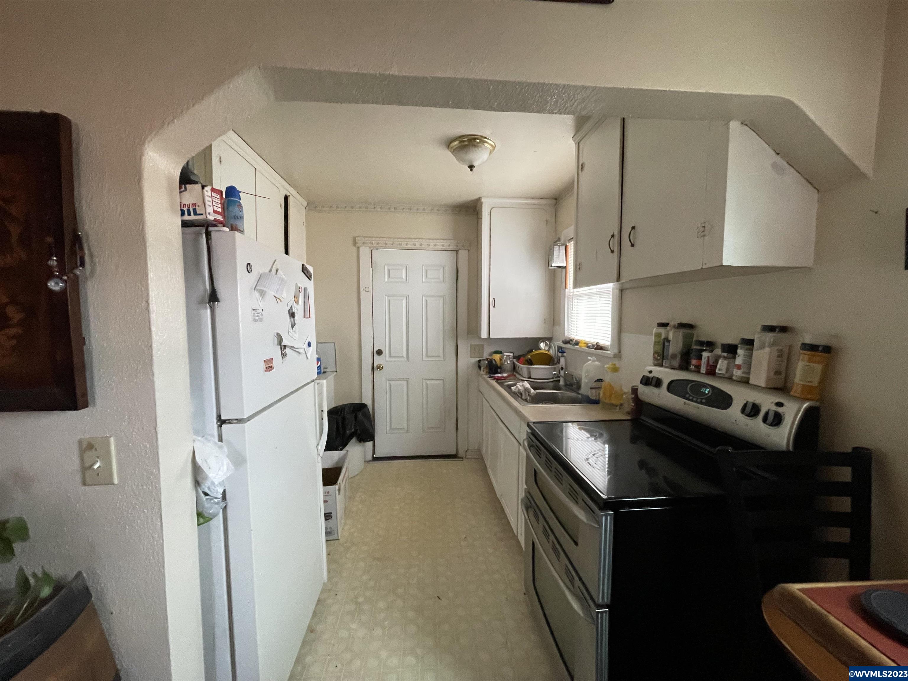 91 West Elmore Street Lebanon, OR 97355 - Photo 10 of 15