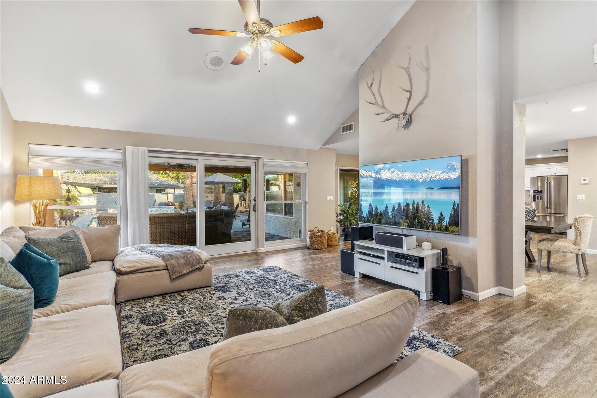 8019 North 7th Avenue Phoenix, AZ 85021 - Photo 16 of 43 16-Family Room