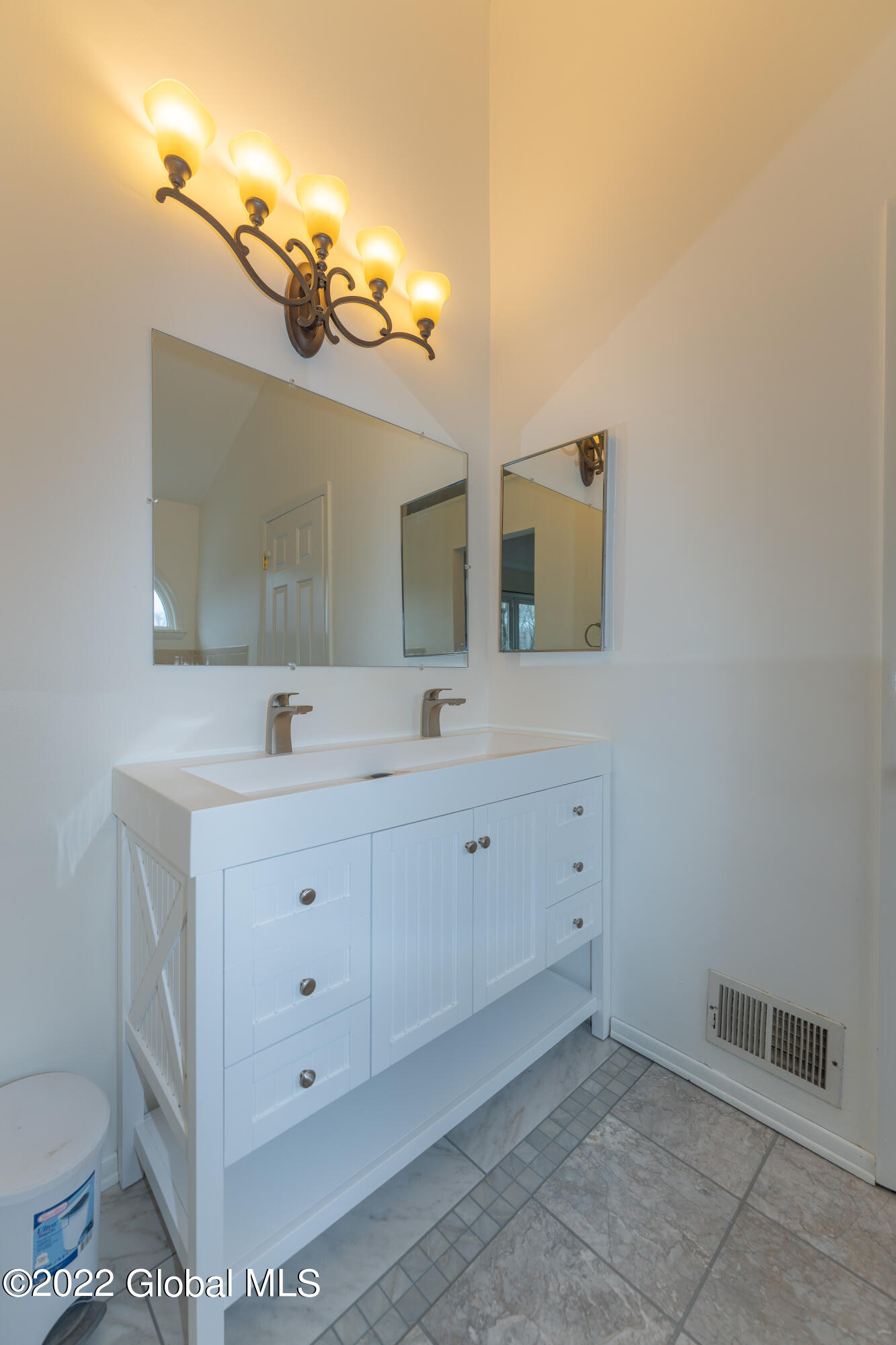 17 Rockefeller Boulevard Rensselaer, NY 12144 - Photo 26 of 48 5 Master 4