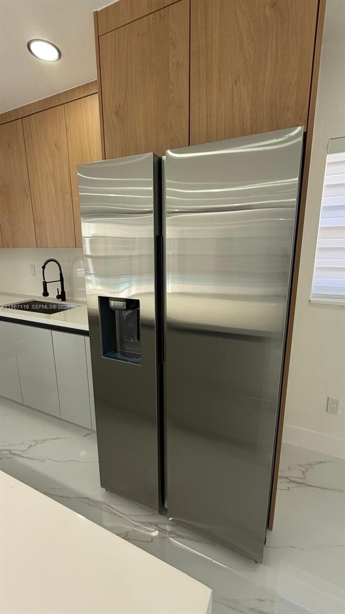 9620 Southwest 9th Terrace Miami, FL 33174 - Photo 11 of 26 a bathroom with a bathtub