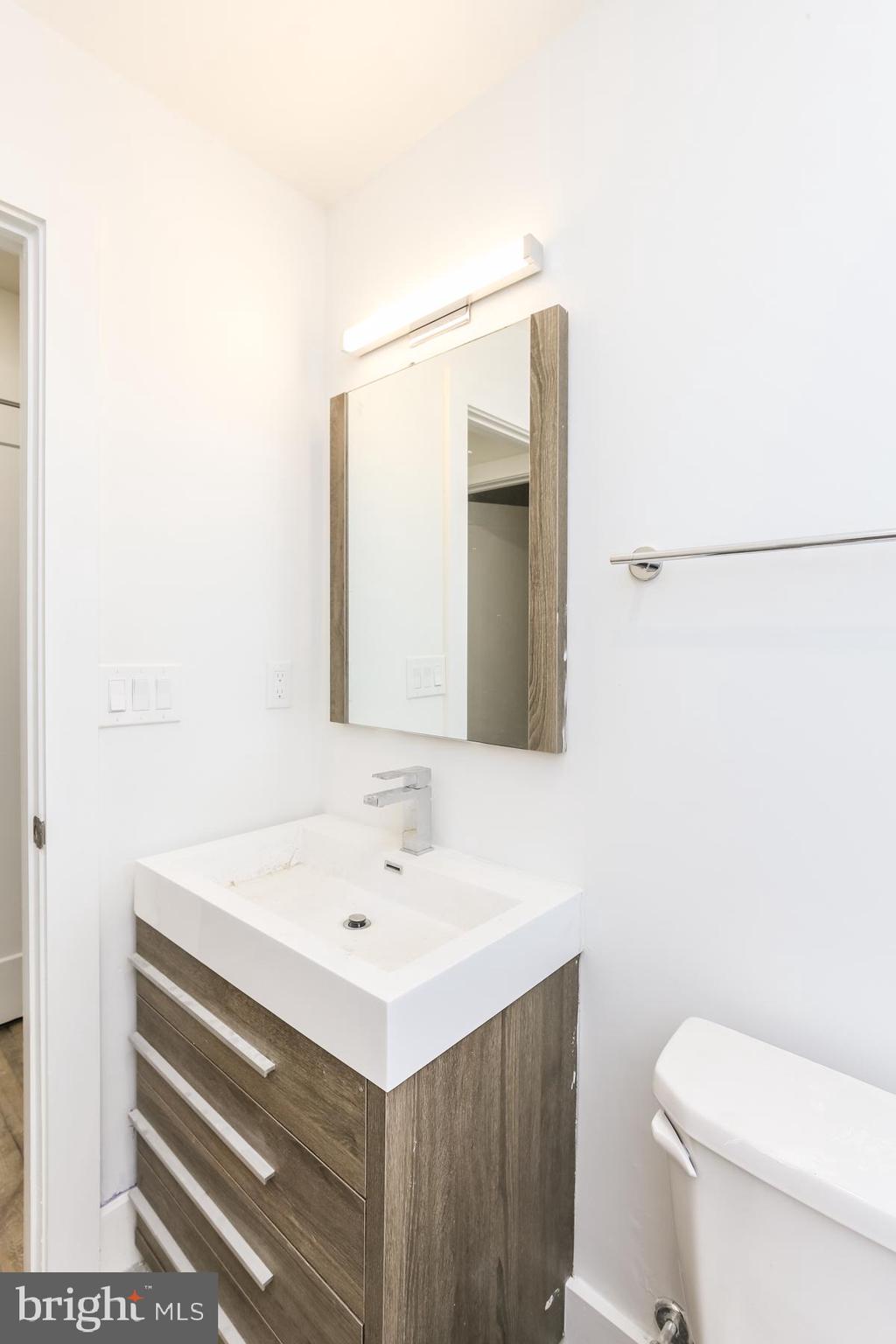 1431 Brown Street, Unit 2 Philadelphia, PA 19130 - Photo 6 of 14
