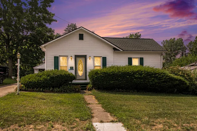 $175,000 | 217 West State Street, Cassopolis, MI 49031