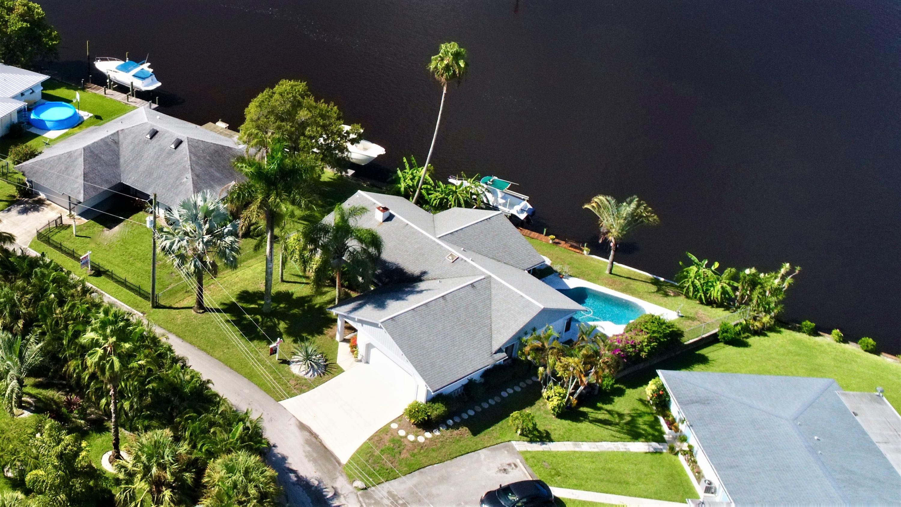 136 Southwest Cabana Point Circle Stuart, FL 34994 - Photo 2 of 25 Aerial