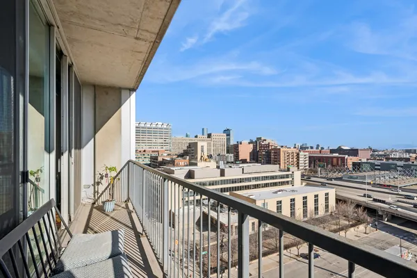 $309,000 | 700 West Van Buren Street, Unit 1105, Chicago, IL 60607