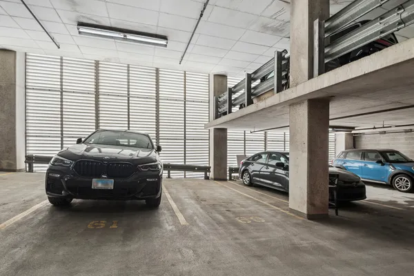 $309,000 | 700 West Van Buren Street, Unit 1105, Chicago, IL 60607