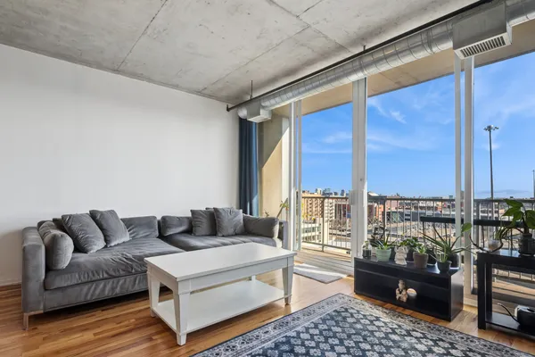 $309,000 | 700 West Van Buren Street, Unit 1105, Chicago, IL 60607