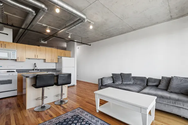 $309,000 | 700 West Van Buren Street, Unit 1105, Chicago, IL 60607