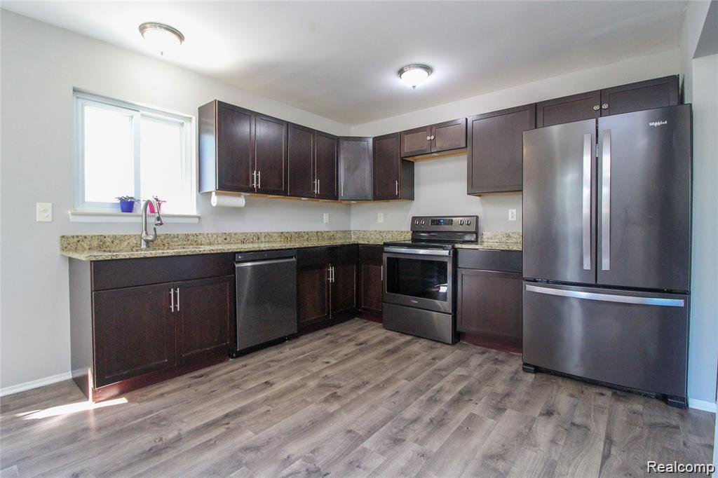19169 Inkster Road Livonia, MI 48152 - Photo 7 of 29