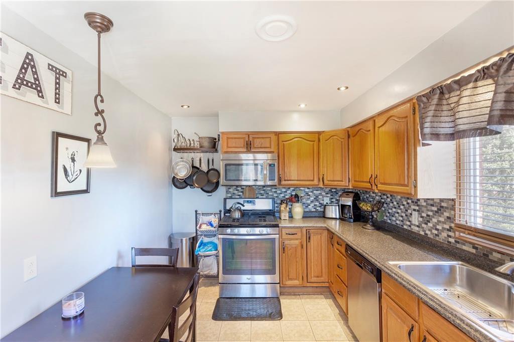 317 Murrysville Road Trafford, PA 15085 - Photo 5 of 23 Kitchen