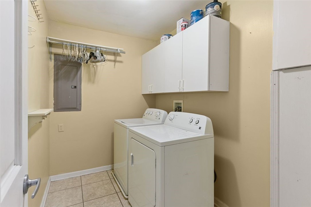 211 Wymberly Road St. Simons Island, GA 31522 - Photo 12 of 33 Laundry