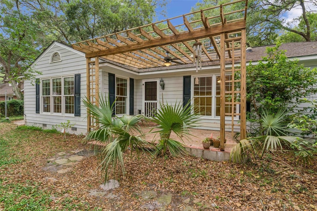 211 Wymberly Road St. Simons Island, GA 31522 - Photo 29 of 33 Backyard