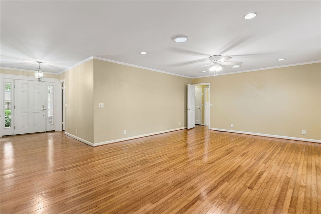 211 Wymberly Road St. Simons Island, GA 31522 - Photo 6 of 33 Living